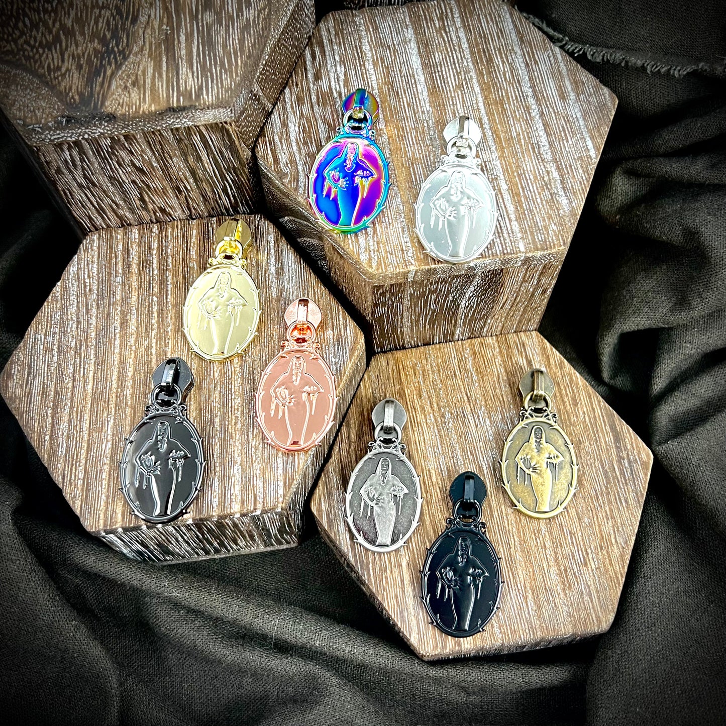 Hardware - Morticia Nylon Zipper Pulls #5
