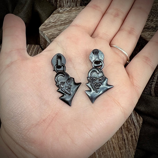 Hardware - Dracula π§ββοΈ Zipper Pulls #5