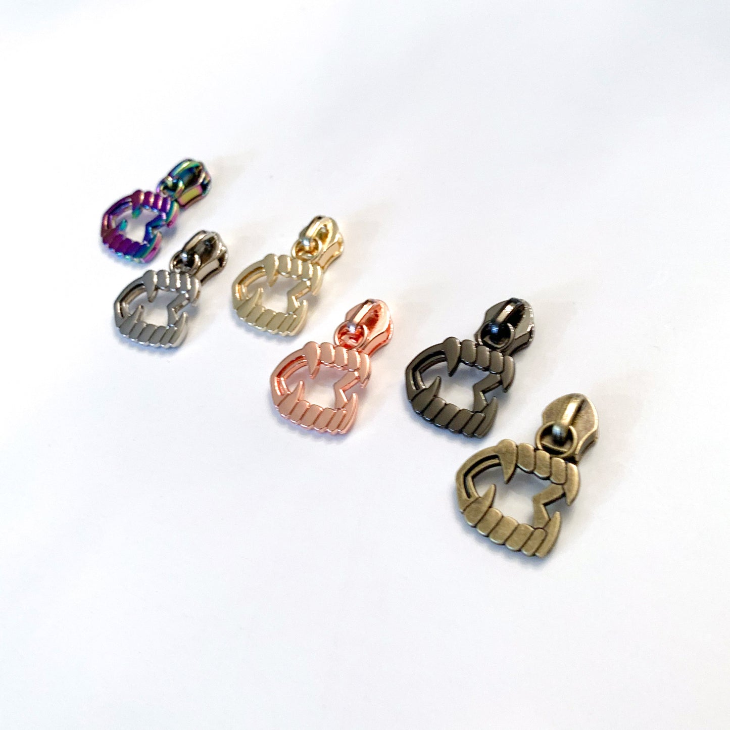 Hardware - Vampire Fangs Nylon Zipper Pulls #5