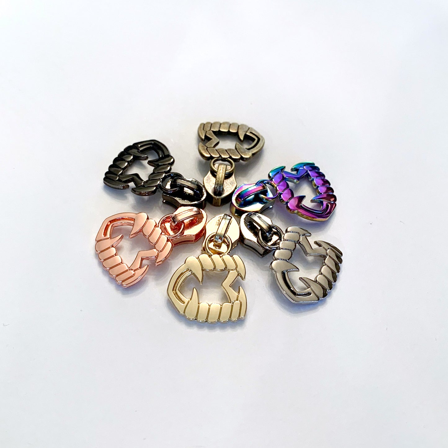 Hardware - Vampire Fangs Nylon Zipper Pulls #5