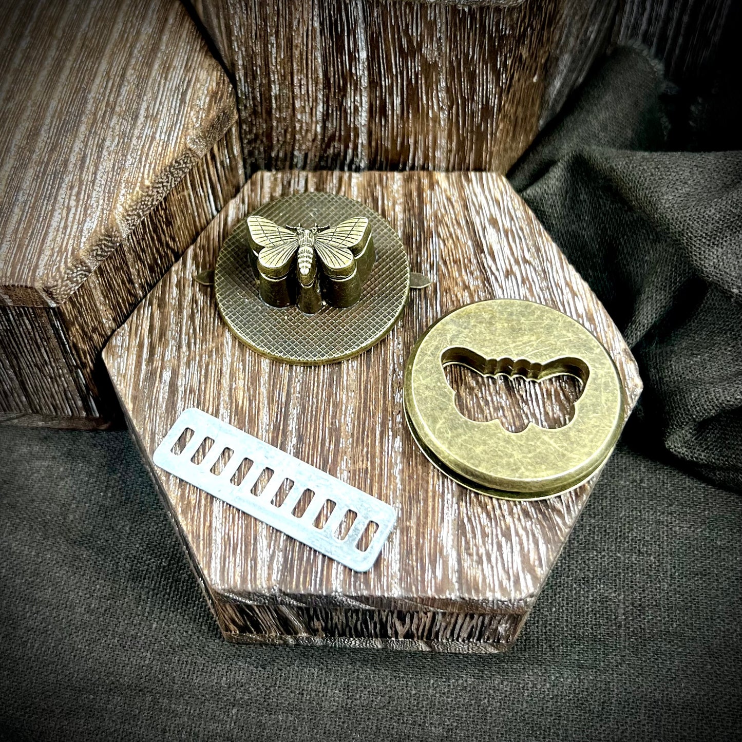 Hardware - Moth Turn Lock