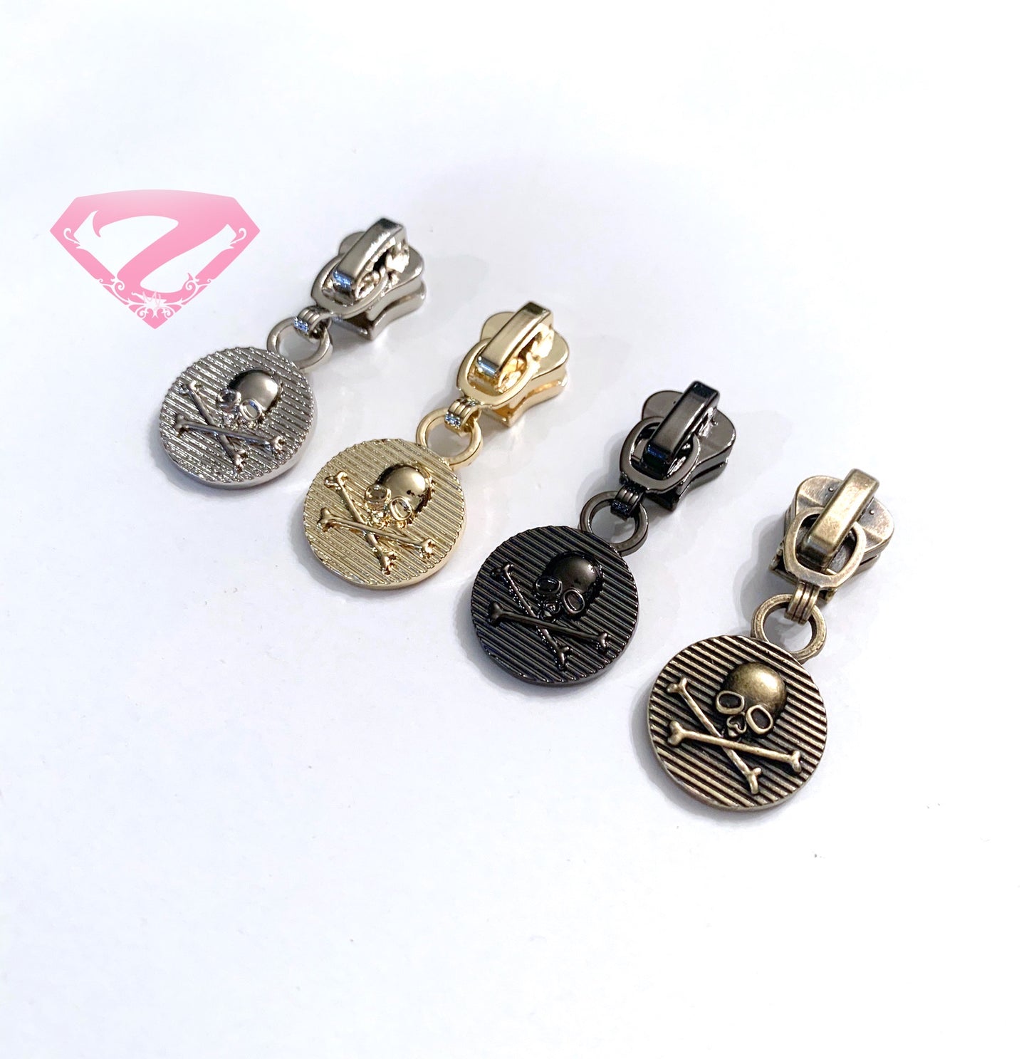 Hardware - Pirate Skull Resin Zipper Pulls #5